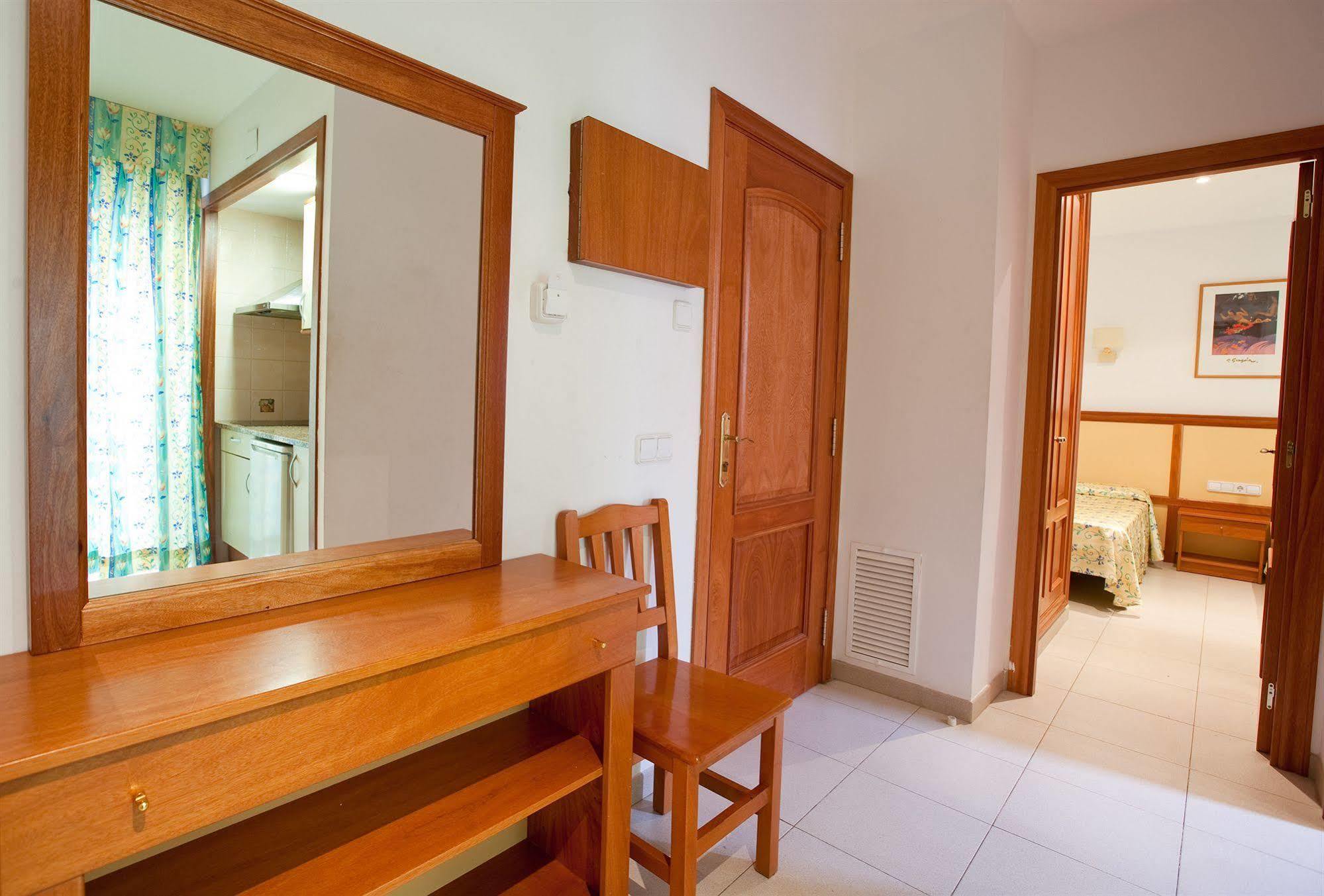 Apartamentos Royal Lloret de Mar Exteriör bild